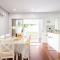 NEW furnish, 3 min SYD airport, 1 min walk beach