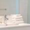 NEW furnish, 3 min SYD airport, 1 min walk beach