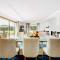 Ria Lounge House