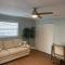 Recently renovated Beach House with fenced in yard - نيبلس