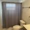 Recently renovated Beach House with fenced in yard - نيبلس