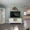 Recently renovated Beach House with fenced in yard - نيبلس