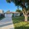 Recently renovated Beach House with fenced in yard - نيبلس