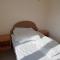 8 Berth Chalet To Hire At Bermuda Holiday Park Nearby Hemsby Beach Ref 18192B