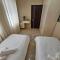 Lindas Guest House