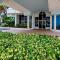 SeaBliss, oceanfront 1st floor cozy condo