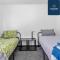 THE CLIPPIE, 3 Rooms, 4 Beds, Recently Renovated, Free WiFi, Free Street Parking, Ground Floor, Fully Equipped, Short and Long Stay Rates Available and PRICE MATCH GAURANTEE by SUNRISE SHORT LETS - Dundee