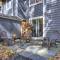 Charming Hidden Valley Resort Home Walk to Slopes - Champion