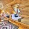 Treehouse Cabin with Mountain, River Views and Arcades - Блу-Ридж
