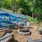 Treehouse Cabin with Mountain, River Views and Arcades - Блу-Ридж