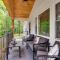 3 Mi to Downtown Home with Fire Pit in Forest City - فوريست سيتي