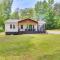 3 Mi to Downtown Home with Fire Pit in Forest City - فوريست سيتي