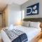 The Rose 107: Modern Corner Unit with Balcony ~ - Cape Town