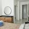 Serene Three-Bedroom Retreat in Unforgettable Setting - كيرينيا
