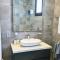 Serene Three-Bedroom Retreat in Unforgettable Setting - كيرينيا