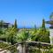 Serene Three-Bedroom Retreat in Unforgettable Setting - كيرينيا