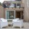 Meningate Lodge