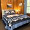 The Evening Shade River Lodge and Cabins - تشيمني روك