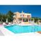 Villa Roula with Private pool - ماراثي