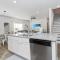 Rest Ashored by Pristine Property Vacation Rentals - 圣乔海滩