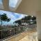Cap d Antibes Villa contemporaine pied dans l eau - 昂蒂布