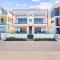 Entire Upper Oceanfront Masterpiece with Rooftop - San Diego