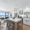Entire Upper Oceanfront Masterpiece with Rooftop - San Diego