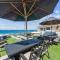 Entire Upper Oceanfront Masterpiece with Rooftop - San Diego