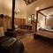 Tholo Private Game Lodge