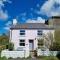 Charming coastal cottage - pet friendly!