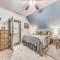 Quaint Cloudcroft Cabin with Stunning Forest Views!