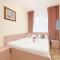 Wyjątkowy Apartament z Parkingiem Blisko Morza by Noclegi Renters