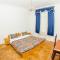Central GuestHouse Five Corners