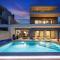 Villa Bay I near Medulin for 9 people with heated pool - playground & whirpool only 100 meters from the beach - pet friendly - Banjole