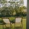 Wellsprings Farm - Self-catering shepherds hut with private garden