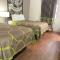 Super 8 by Wyndham Eureka/Six Flags Nearby
