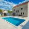 Villa Sion peaceful villa with private pool and stunning mountain view - Dubrava