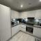 Wonderful en-suite bedroom - Stay with Bruno - 豪士罗