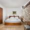 Holiday House Cave Romana