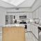 Windward Pointe 804- Sleeps 10 beachfront Resort amenities - شاطئ أورانج