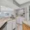 Windward Pointe 804- Sleeps 10 beachfront Resort amenities - شاطئ أورانج