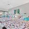 Windward Pointe 804- Sleeps 10 beachfront Resort amenities - شاطئ أورانج