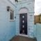 Classic 4Bedroom House in Wirral with WiFi & Parking Sleeps 9 - Wirral