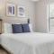 Landing at Latitude at Godley Station - 1 Bedroom in Savannah - سافانا