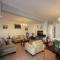 Superb Apartment steps away from Finikoudes Beach