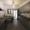 Superb Apartment steps away from Finikoudes Beach