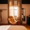 Somewhere Inn Collingwood Boutique Hotel