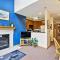 Highridge E10 Cozy One Bedroom Loft with Fireplace and Pool Access - 基灵顿