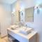 Colourful Serene 3BR Luxury Villa at Porters Place