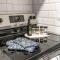 Glenview West Apt with Patio - Near Downtown - Hamilton